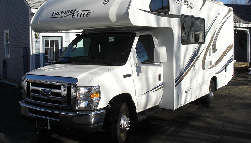 24' Chateau Motorhome Rentals in NH